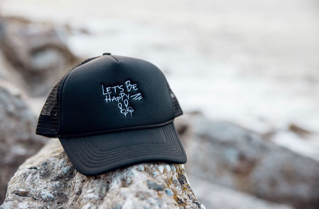 “let’s be happy” trucker cap black / black