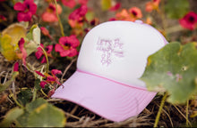 “let’s be happy” trucker cap pink / white